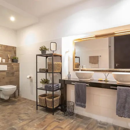 Finally Roy Boston Apartment Marbella